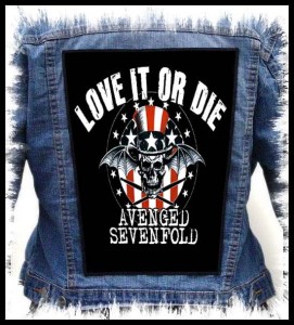 Ekran AVENGED SEVENFOLD - Love It Or Die