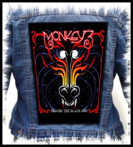 Ekran MONKEY3 - Beyond the Black Sky