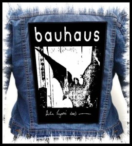 Ekran BAUHAUS - Bela Lugosi's Dead #2