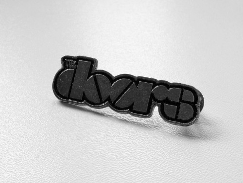 THE DOORS -- metal pin.JPG