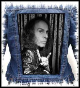 Ekran RONNIE JAMES DIO - Mano Cornuta