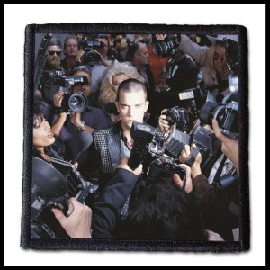 Naszywka ROBBIE WILLIAMS - Buy Life Thru A Lens